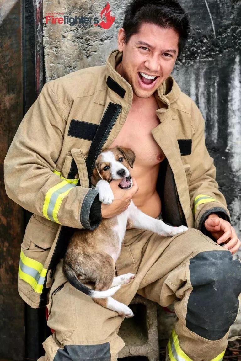 澳大利亚慈善消防员,澳大利亚消防员写真台历