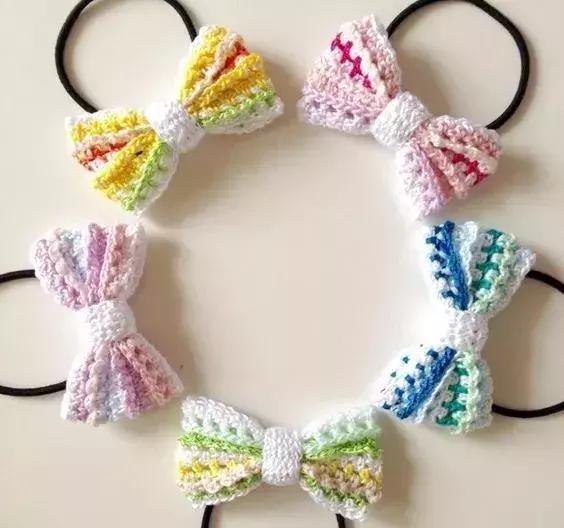 小的蝴蝶结发饰系法,小小的蝴蝶结钩织