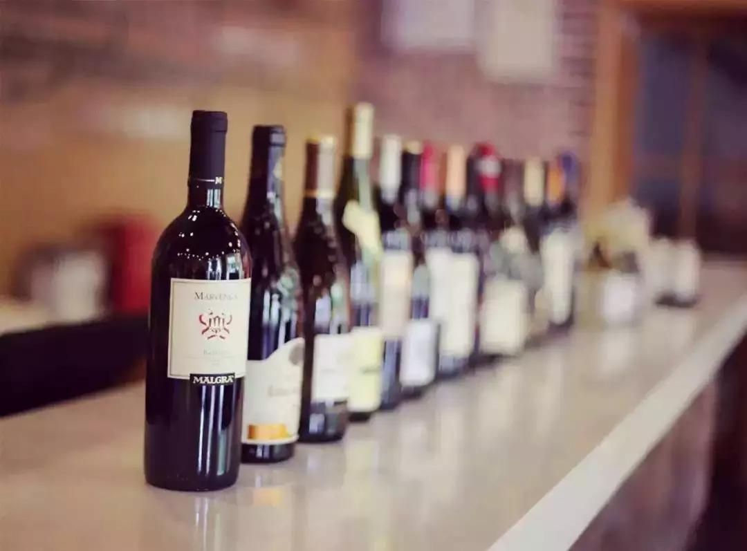 茅台五粮液大商“染红”中粮葡萄酒，他看到了酒商的光明未来？