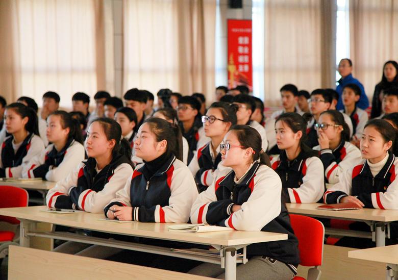 中考到底选鸡头还是凤尾,成都580分中考是当鸡头还是凤尾