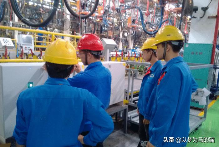 内向高考生报什么专业,性格外向适合报考的十大专业