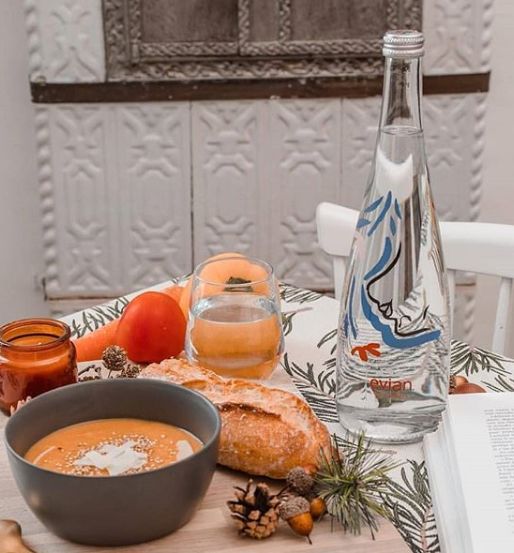 依云如何将一瓶水，成功卖出了奢侈品的味道？