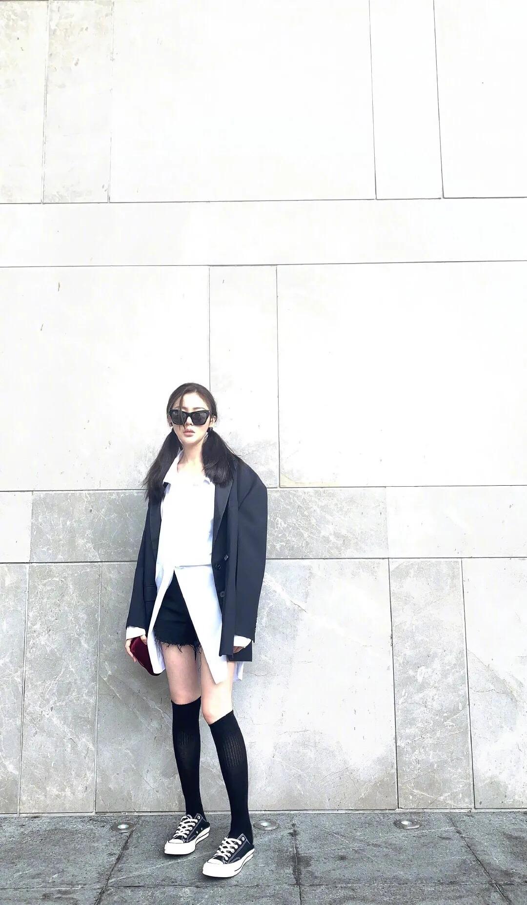 张天爱杂志大秀长腿,张天爱短筒袜穿搭图片