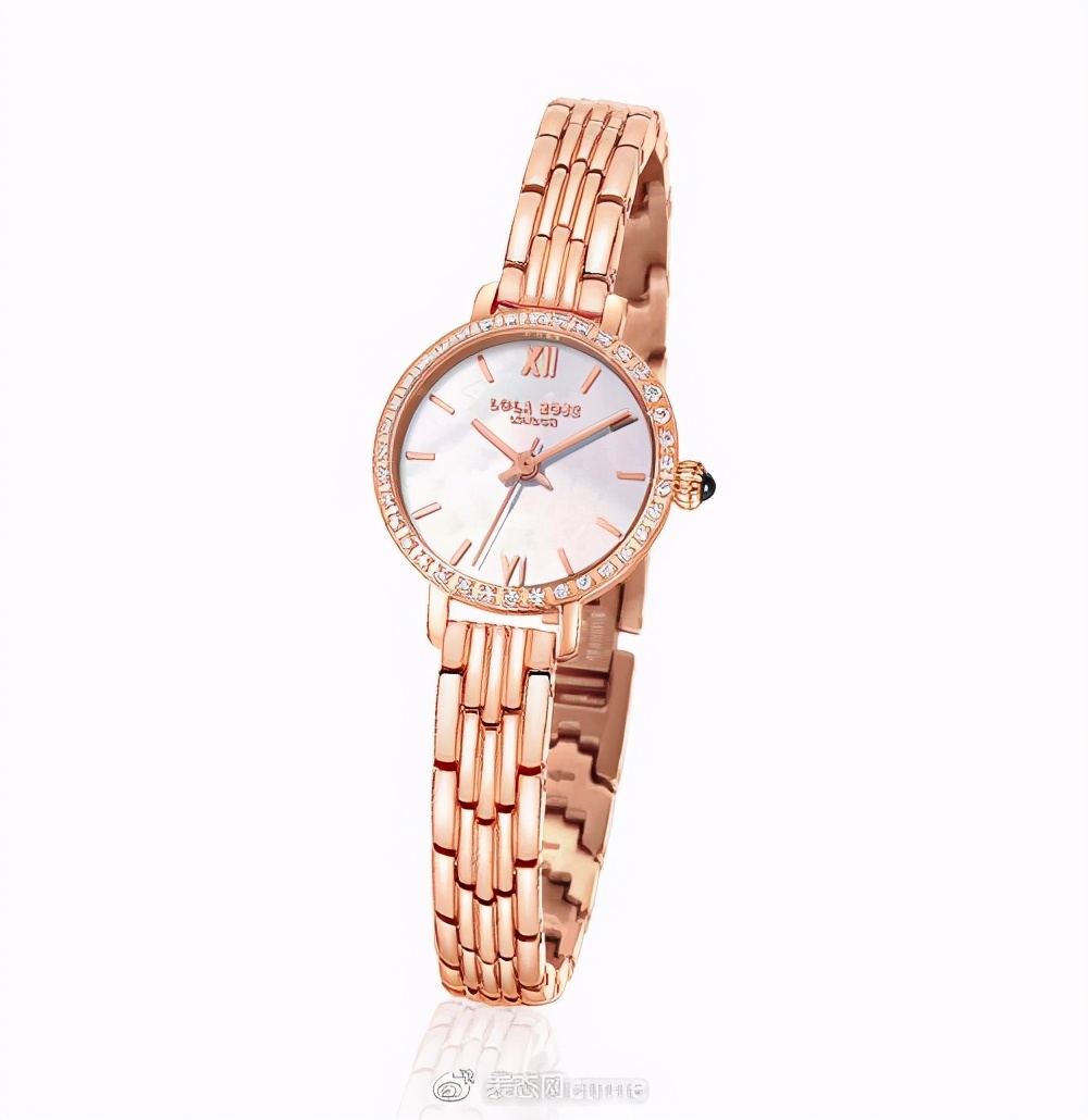 坐拥1.5亿别墅的郑爽，竟然戴这个牌子的表