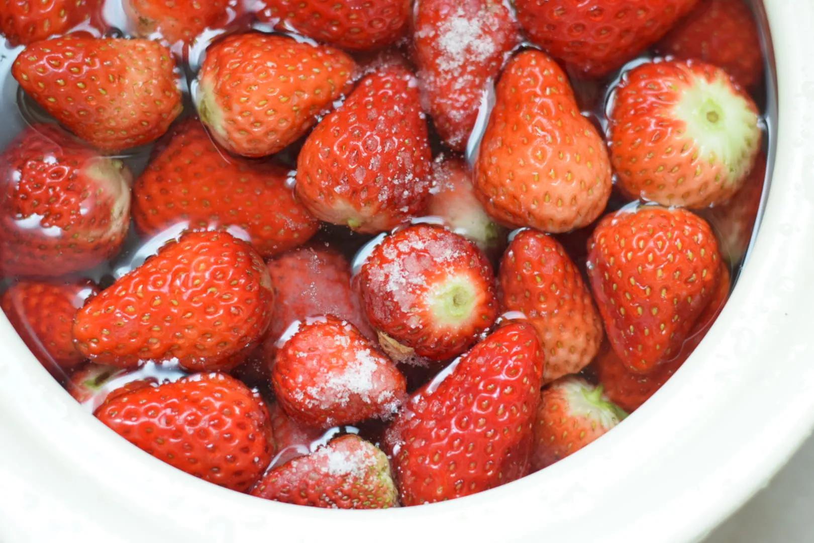 草莓酱怎么熬制保存久,草莓酱怎么熬制储存时间长