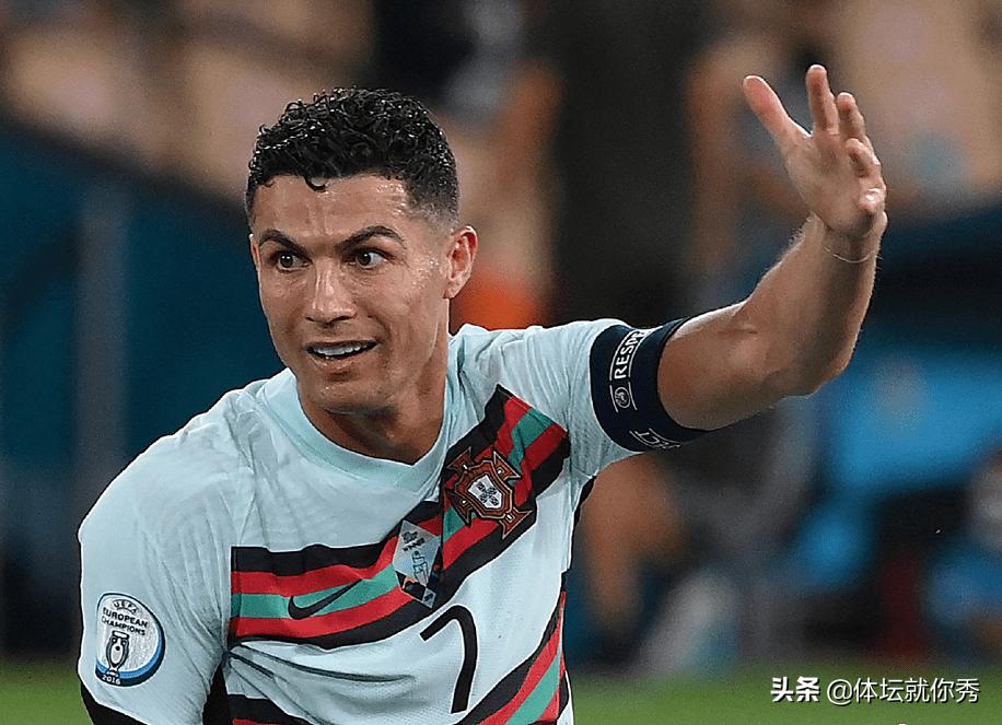 c罗新球队遭遇挫折后失控被批评,争议判罚c罗