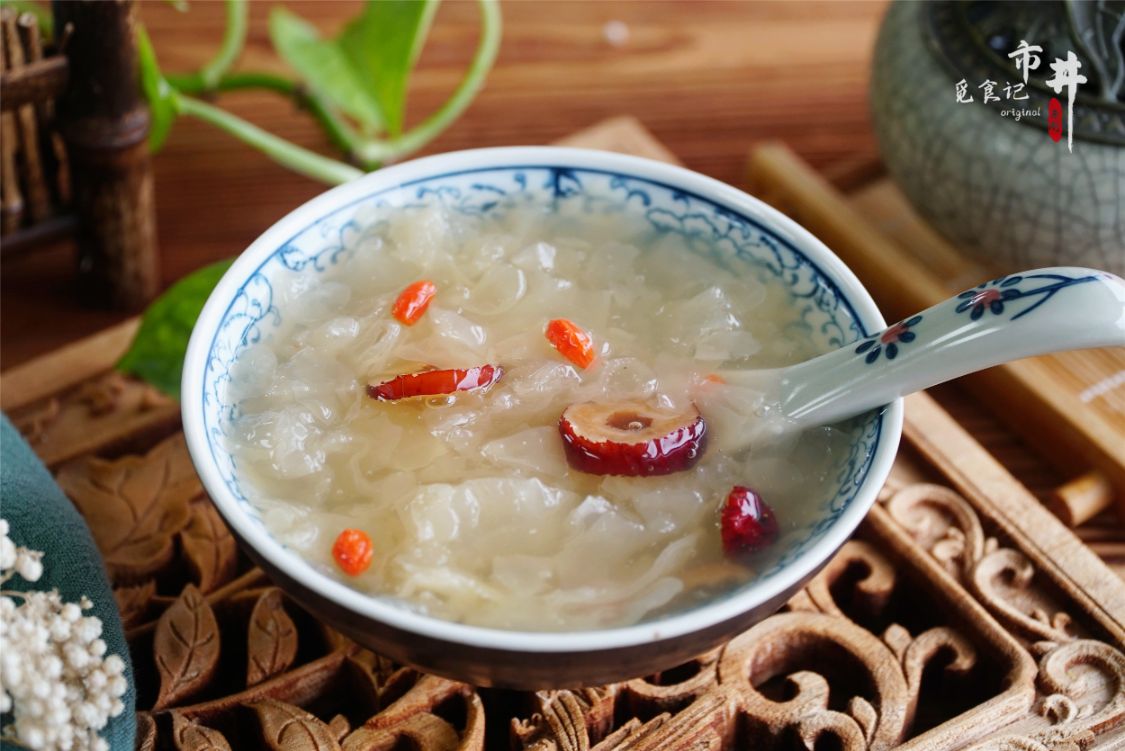 银耳羹怎么煮才能出胶,煮银耳出胶快的方法