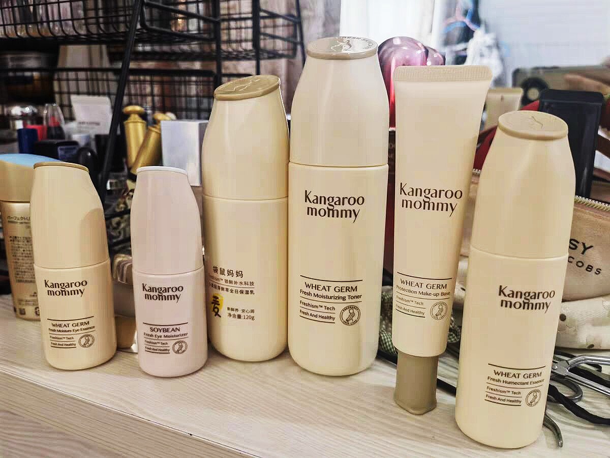 孕期的准妈妈如何挑选化妆品,孕妇用专用化妆品对胎儿有影响吗