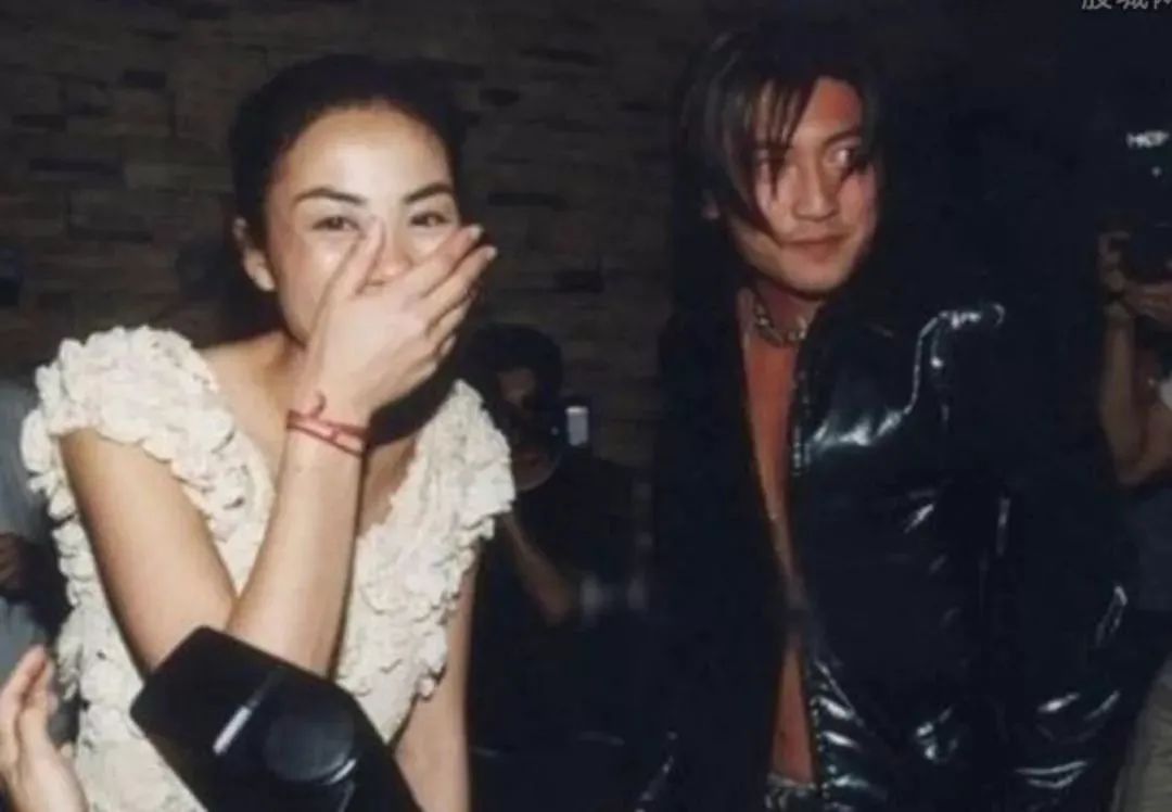 王菲和谢霆锋为什么兜兜转转,王菲和谢霆锋之间兜兜转转的爱情