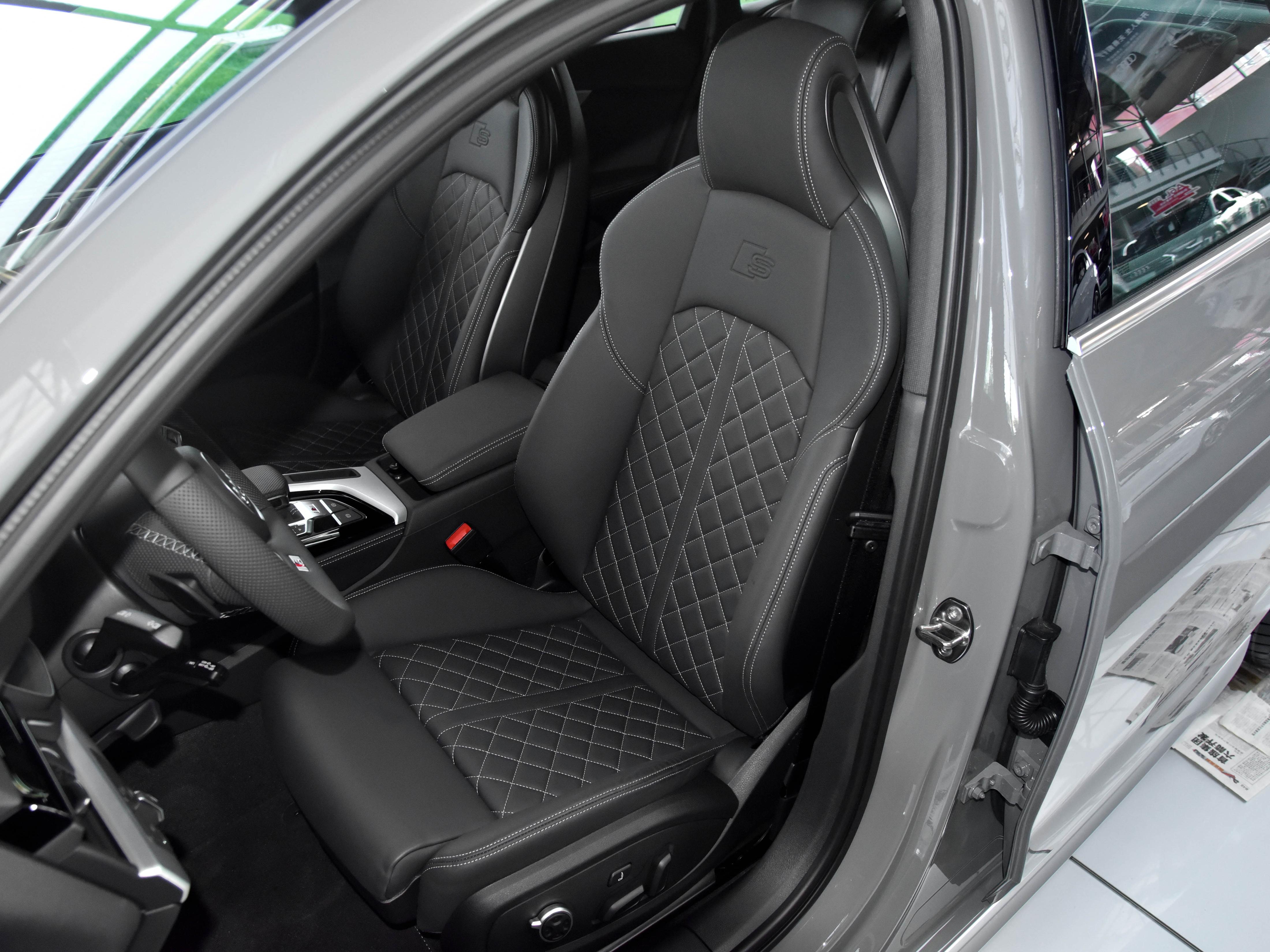 既能家用又能跑高速,既能下赛道又能代步的车