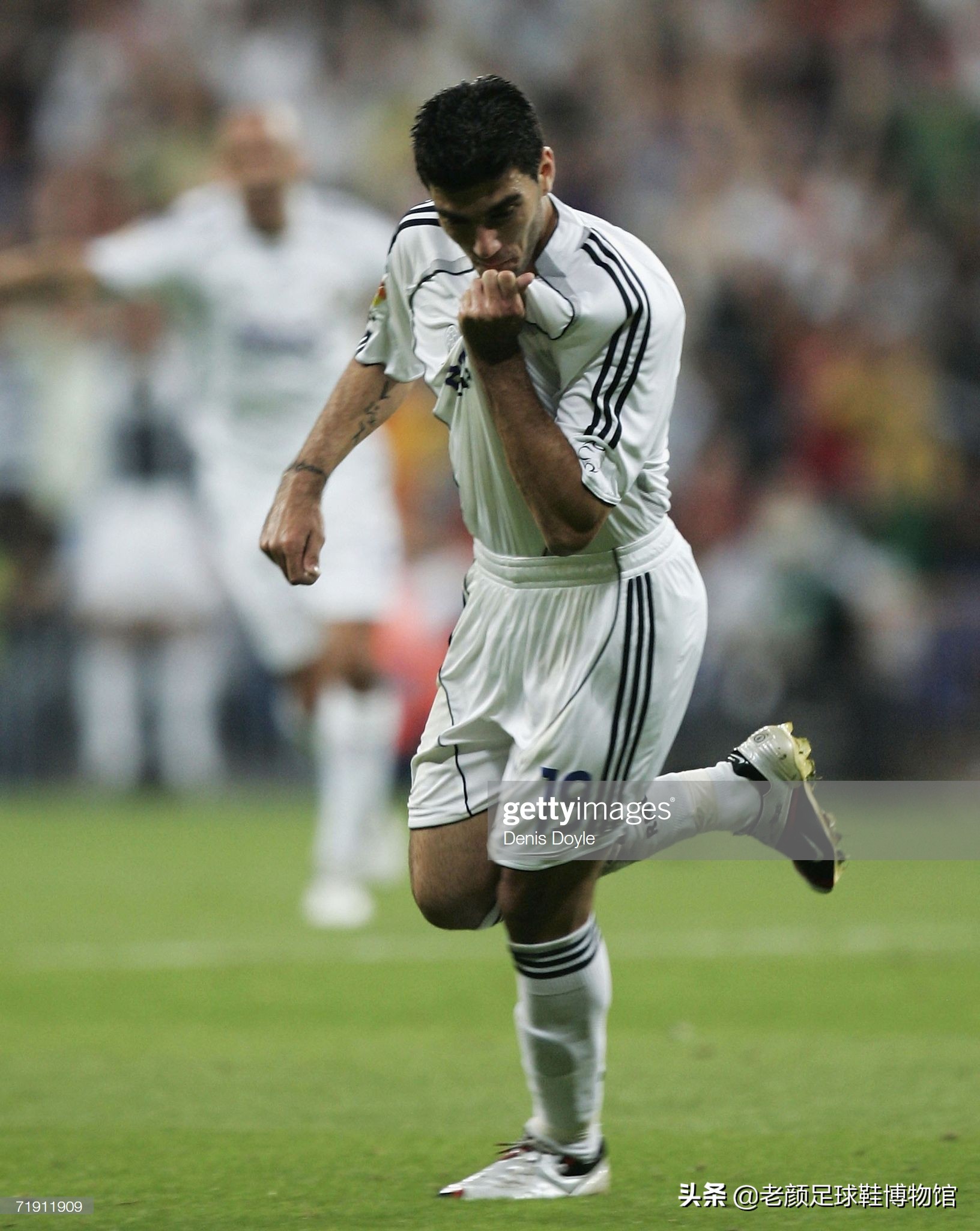 悲伤笼罩,悲伤笼罩巴黎