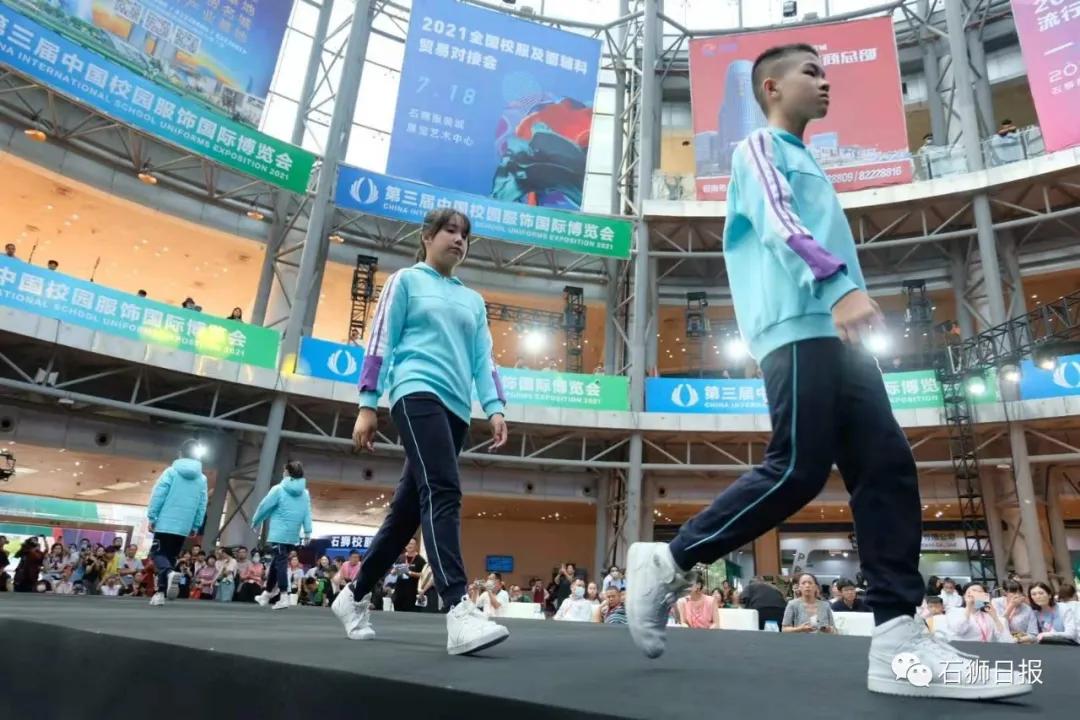 哪个牌子的校服最好,新时代的校服谁有