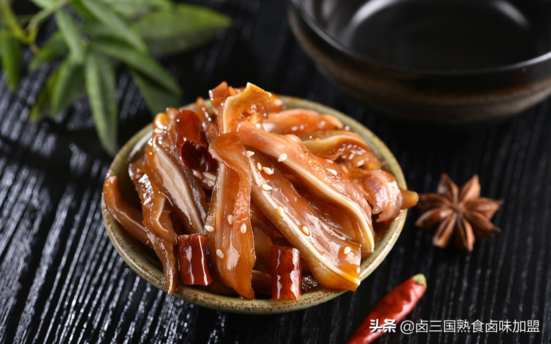 创业者加盟开卤菜店前景非常好,如何开卤菜熟食店赚钱呢