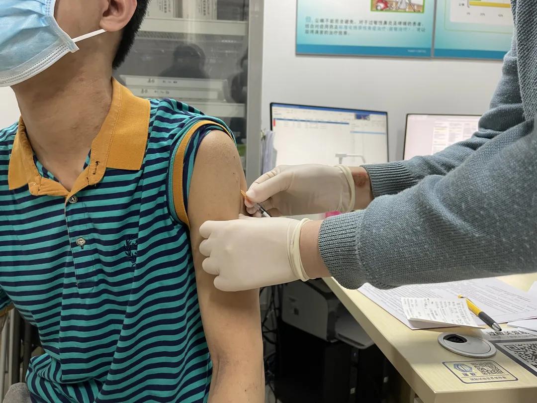 对紫外线过敏是不是过敏性皮炎,对紫外线过敏是缺什么吗