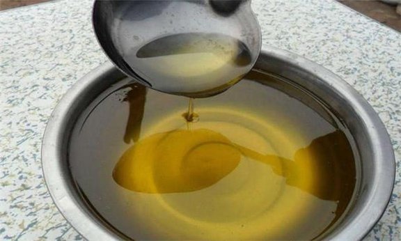 炸东西油里味道怎么去除,炸东西剩余的油怎样变清