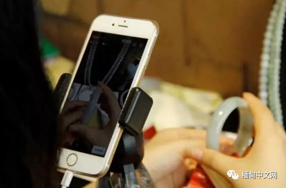 缅甸直播卖玉被整顿,关停买假翡翠原石直播