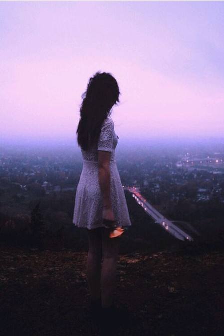 心已经对感情麻木了，泪已经流尽，还有什么是自己该值得守候的了