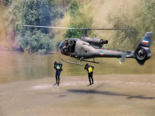 法国小羚羊飞机,法国小羚羊直升机视频