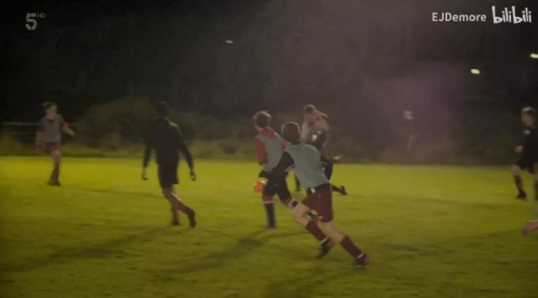 结婚30年生22娃，网友群嘲太窒息了，结果他们的生活却啪啪打脸