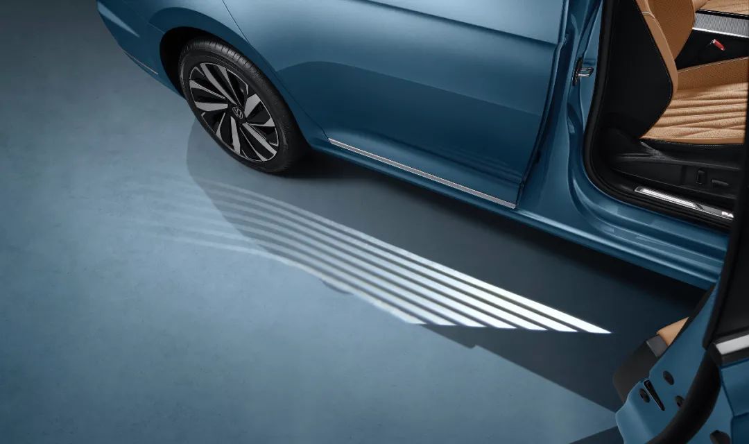 最新款帕萨特顶配评测,不再油腻