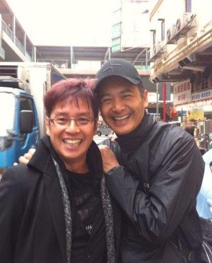 周润发谭咏麟爬山视频,周润发带群星爬山视频