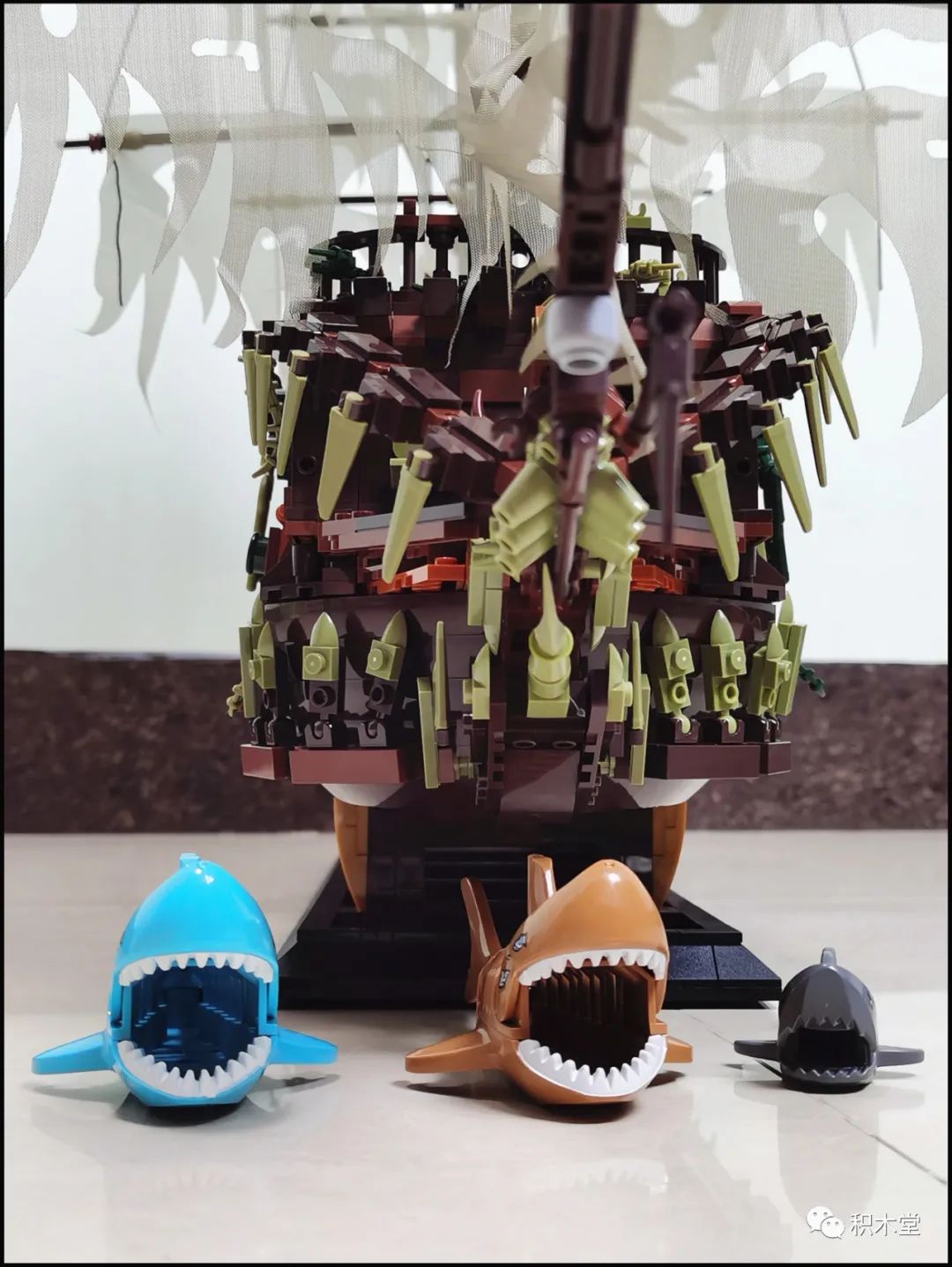 飞翔的荷兰人号为什么能潜水 (鬼船和飞翔的荷兰人号哪个更牛)