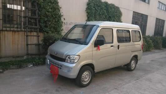 贵州一辆面包车，车牌价值200万，交警：见一次查一次