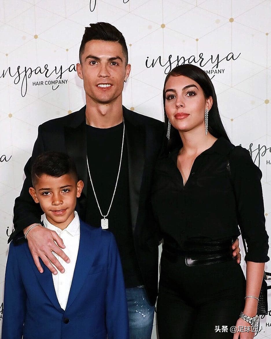 c罗和女友乔治娜惊艳写真图片,乔治娜和c罗的甜蜜瞬间