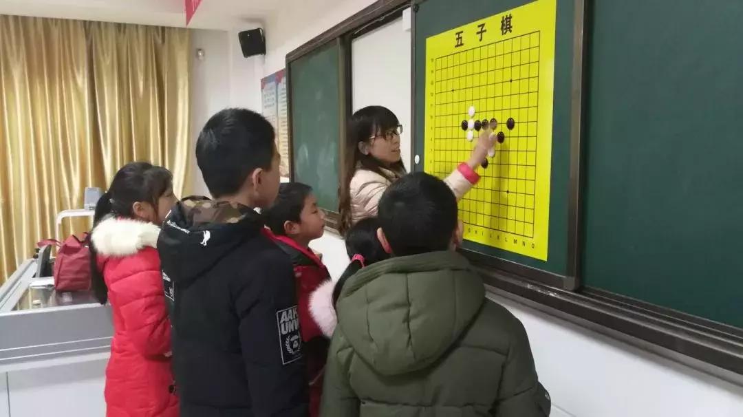 世界女子比赛冠军视频,世界大赛中第一位女冠军