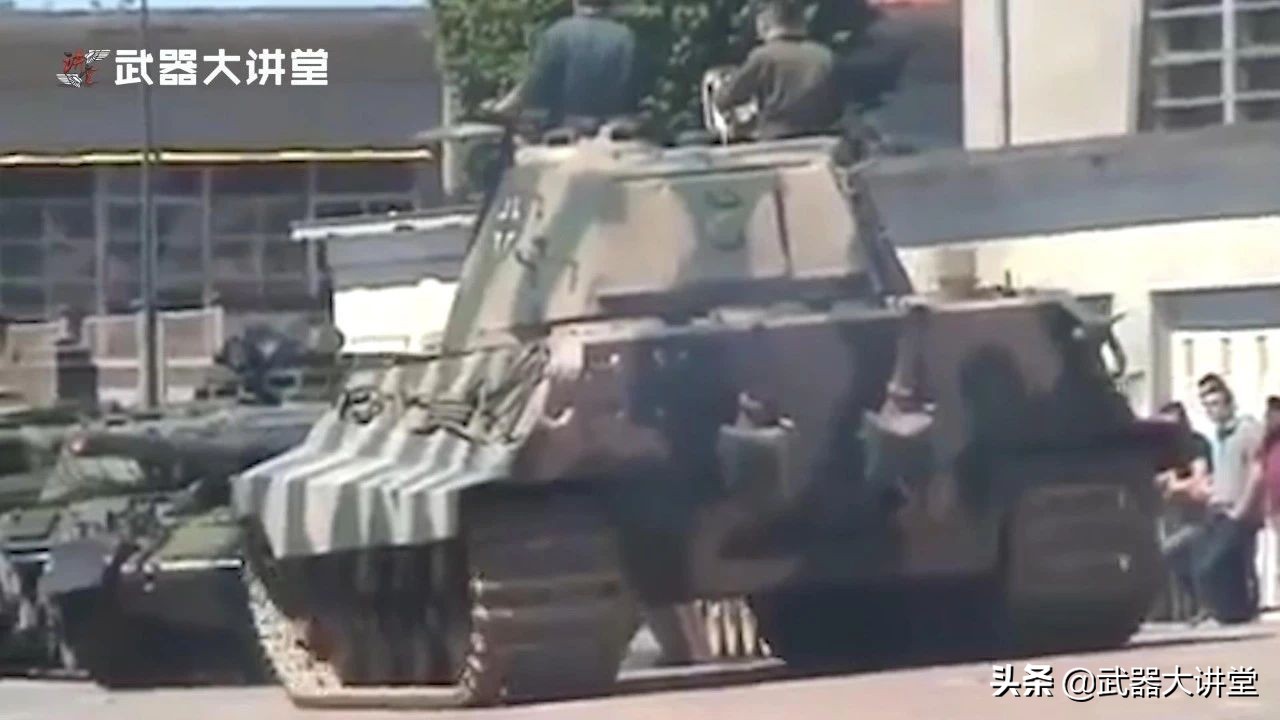 结合最强装甲防护和最出色的火炮，德国研发出超级重坦：虎王坦克