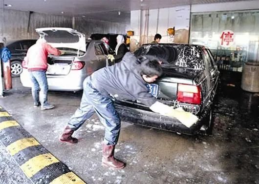现在洗车店怎么越来越少,为什么私家车越来越多洗车店越少