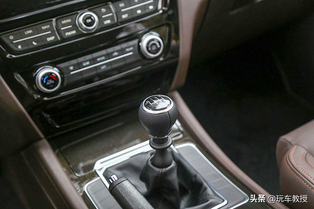 空间大十万左右车耐用,万元起这几款亲民小车轻松开回家