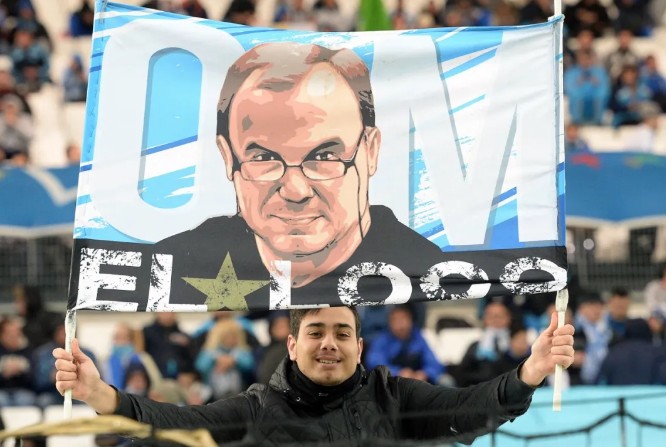 疯子贝尔萨简历,贝尔萨痴迷足球视频