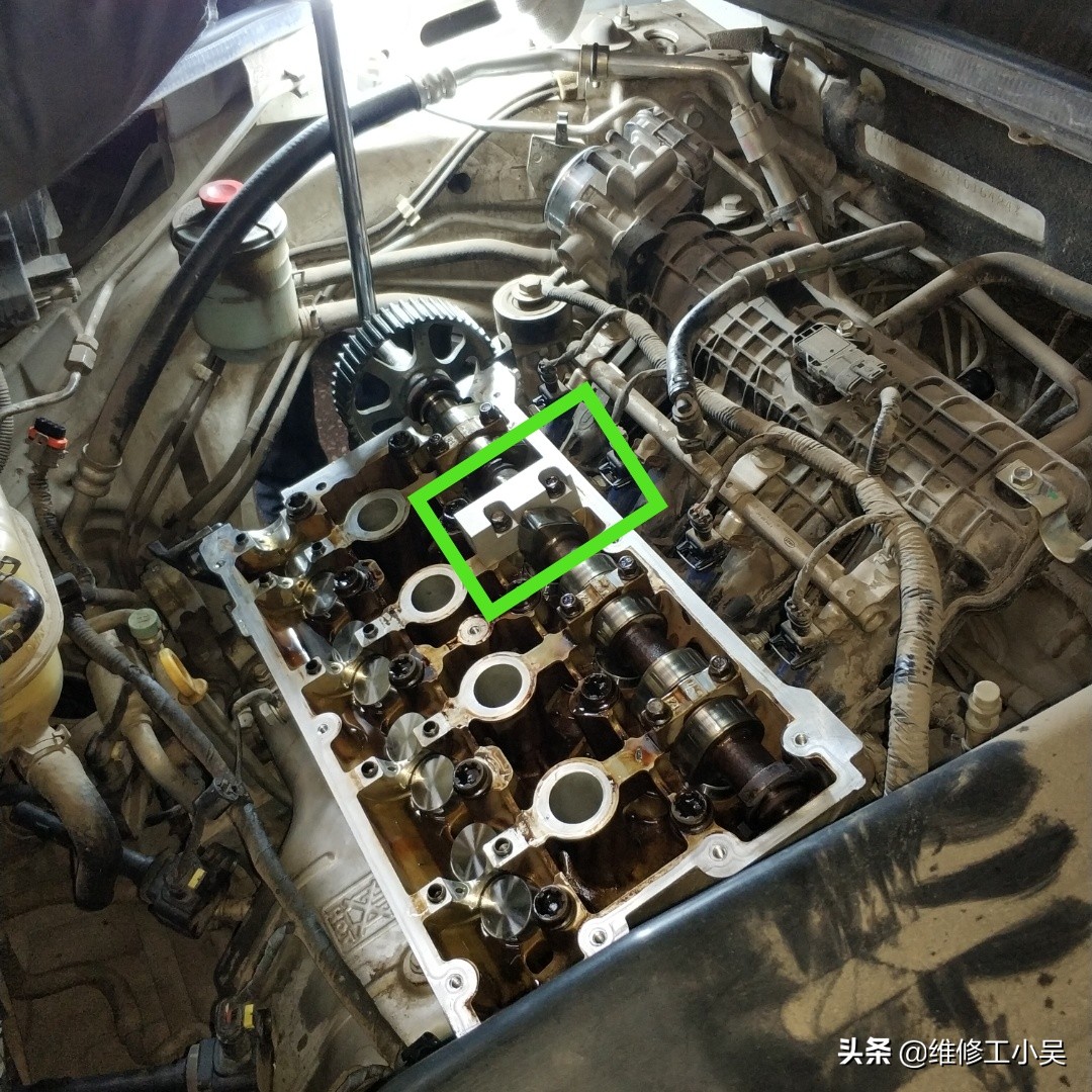 发动机漏油声音大什么原因,发动机噪音大了是不是该换油了