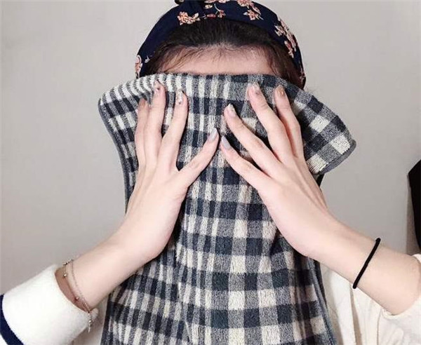 新买的毛巾沾水后能闻到一股臭味,为什么毛巾会有一股臭味怎么解决