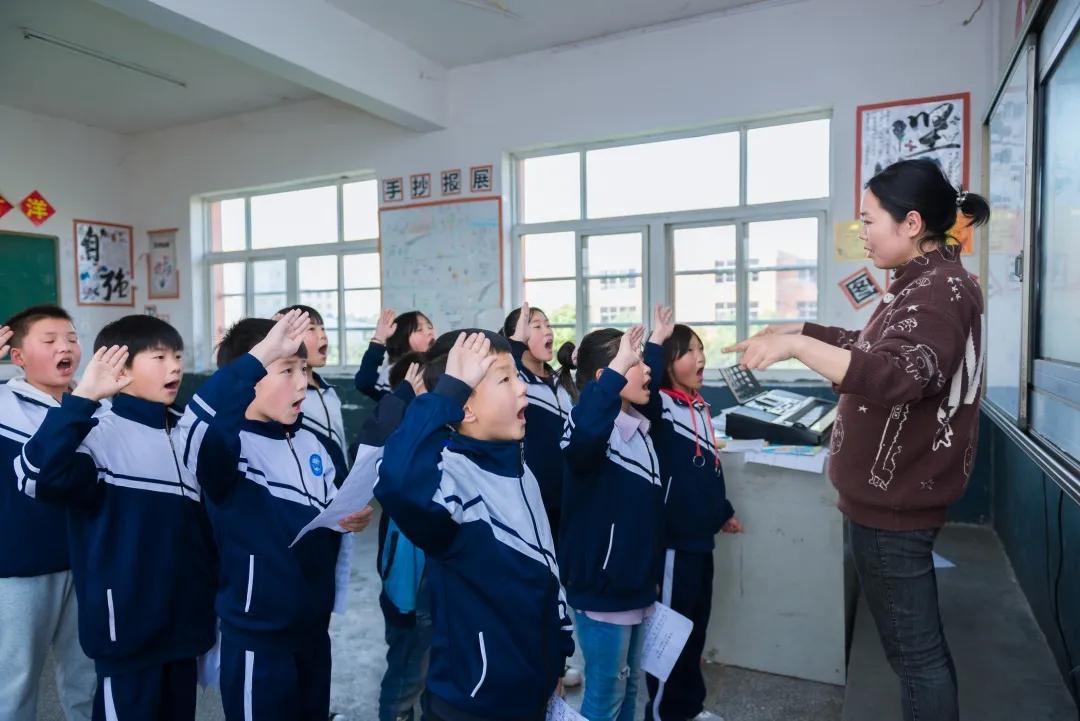 足球、跆拳道、葫芦丝、舞蹈唐河育才实验学校兴趣班趣味无极限