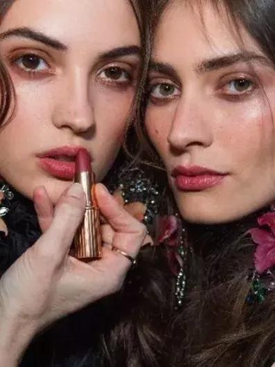 让人一眼惊艳的平价口红推荐,适合素颜的口红色号平价