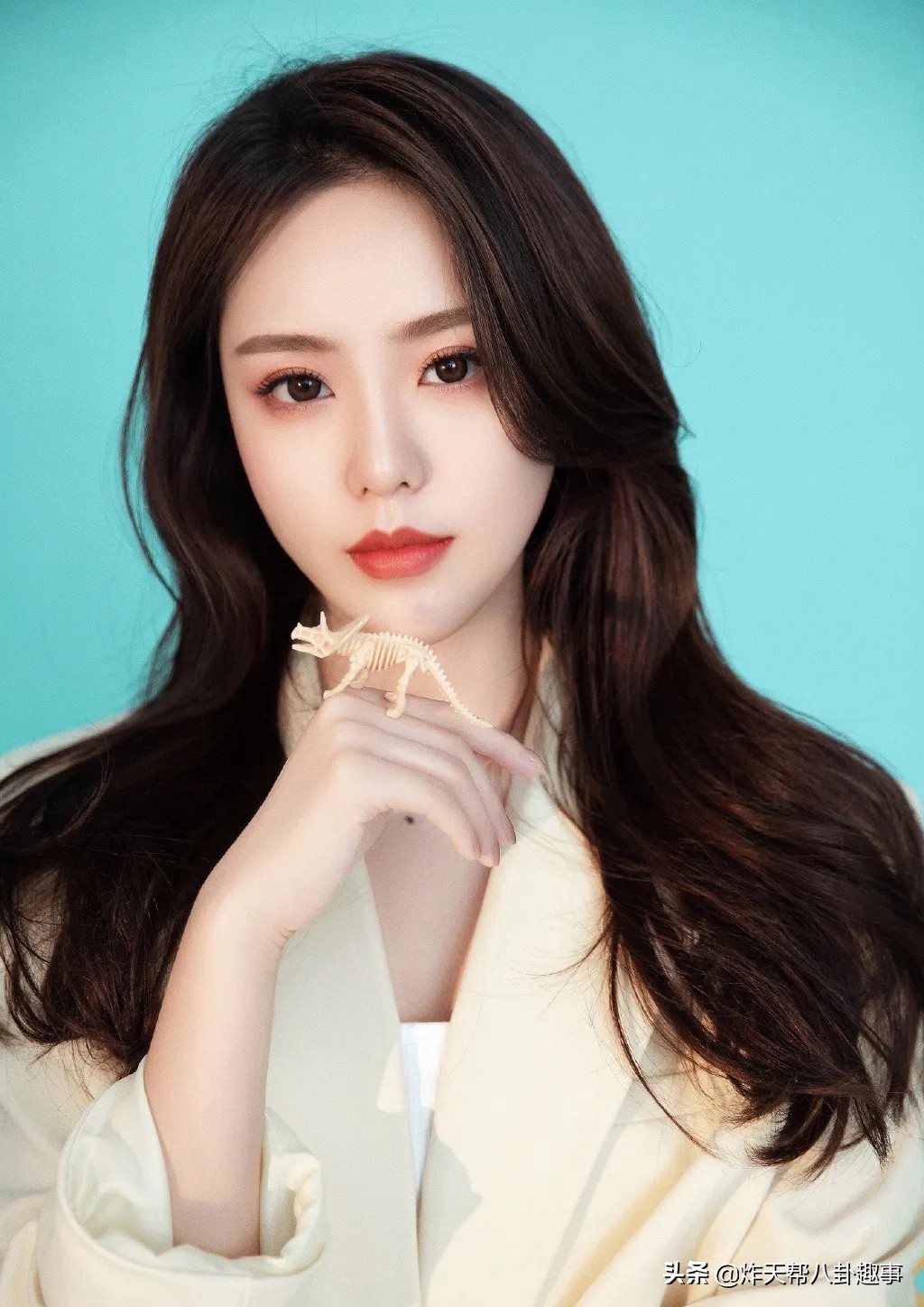 斗鱼远古颜值一姐复播,斗鱼颜值区女主复播引十大神豪