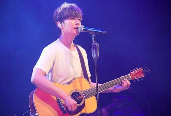 炎亚纶原来是飞轮海的吗,炎亚纶谈与飞轮海关系