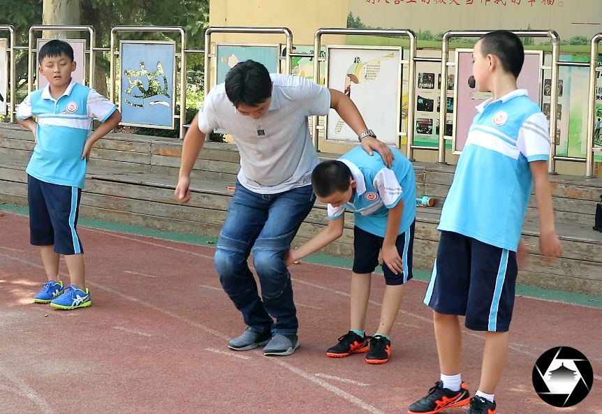 兰州教孩子踢足球,西安哪里教小孩踢足球