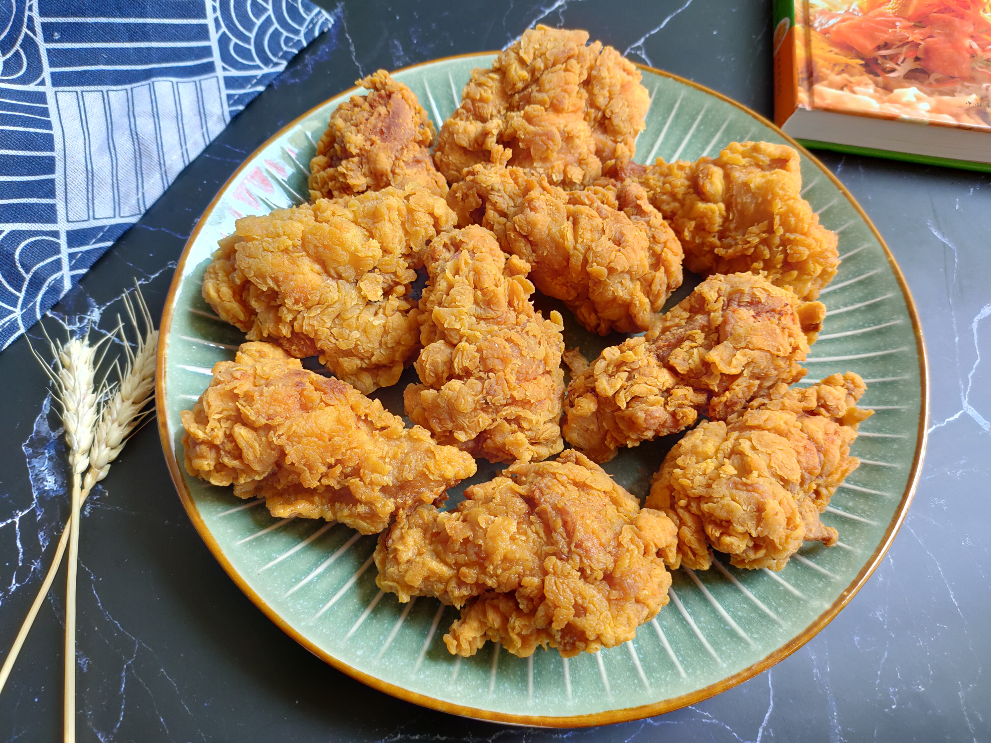 炸鸡店小吃教程,炸鸡怎么外酥里嫩开店配方