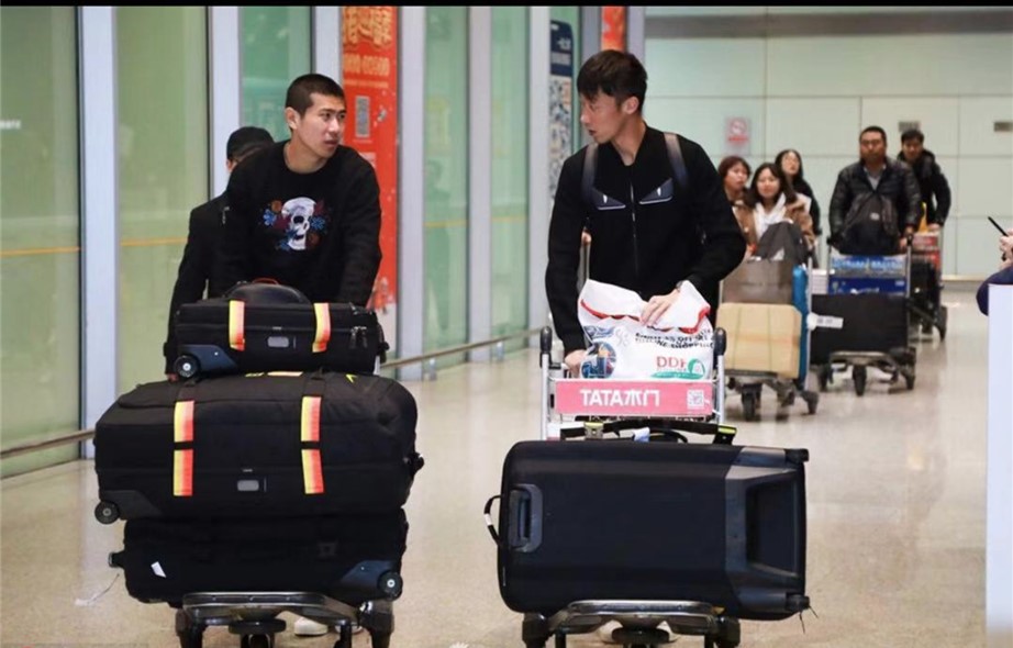 国足纪念品衣服,国足尽所有努力拿下亚洲杯开门红