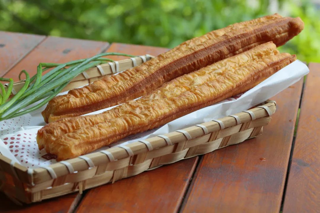 油条膨松剂炸出来又软又蓬松,油条酥脆不用油条膨松剂