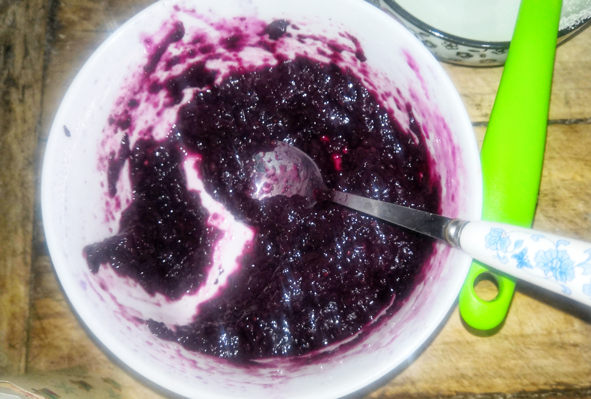 想吃冰淇淋不用出去买教你在家做,想吃冰淇淋不用买教你一招