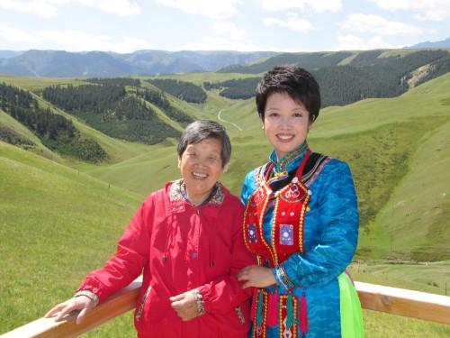 夕阳红主持人黄薇早期照片,夕阳红黄薇主持视频