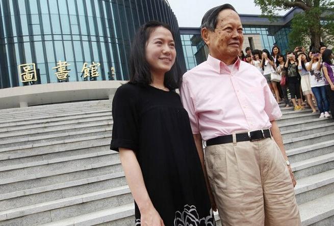 杨振宁和翁帆现在结婚吗,杨振宁同翁帆结婚相差多大