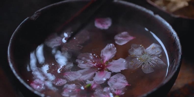 李子柒消失的55天鲜花宴,李子柒火到全球的视频