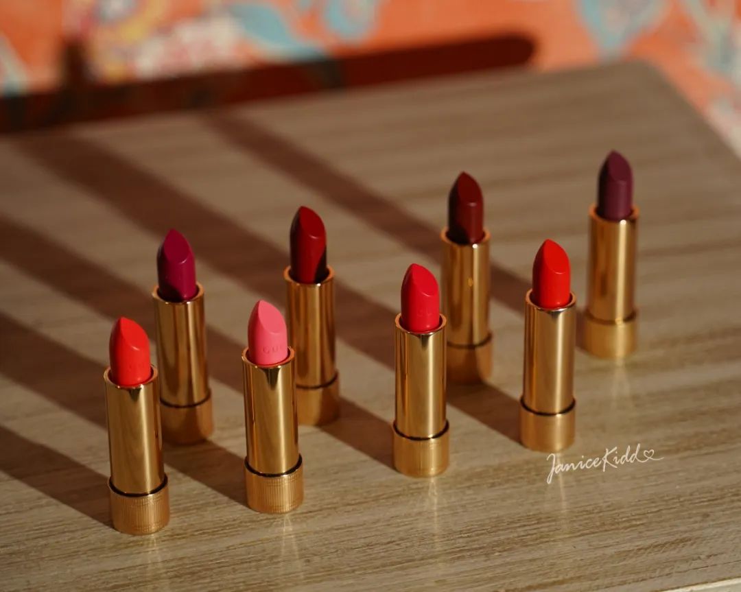 奢侈品下场battle卖口红，爱马仕、周仰杰，该买哪一支？