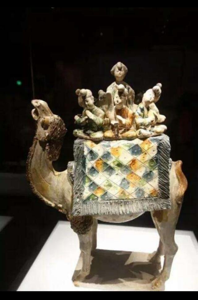 唐三彩在唐朝是干什么的,唐三彩盛行于我国什么时代