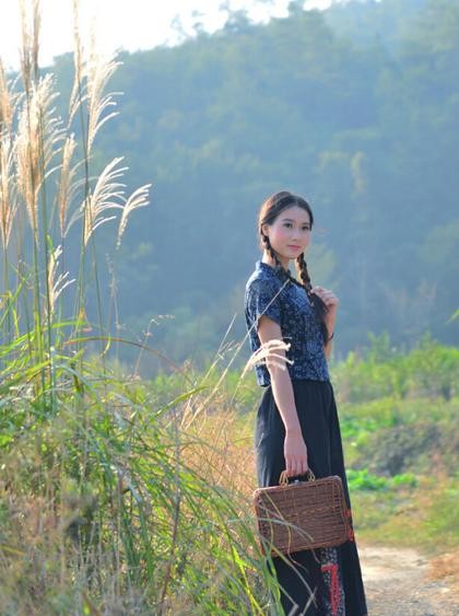 浜茶韩缁忓巻搴曞眰浜虹殑鐢熸椿,搴曞眰浜虹殑涓夌鍥板